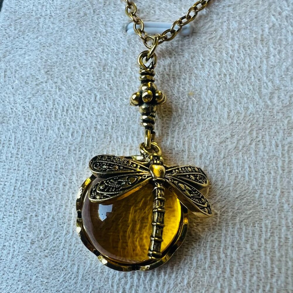 Dragonfly pendant necklace (yellow, vintage style)